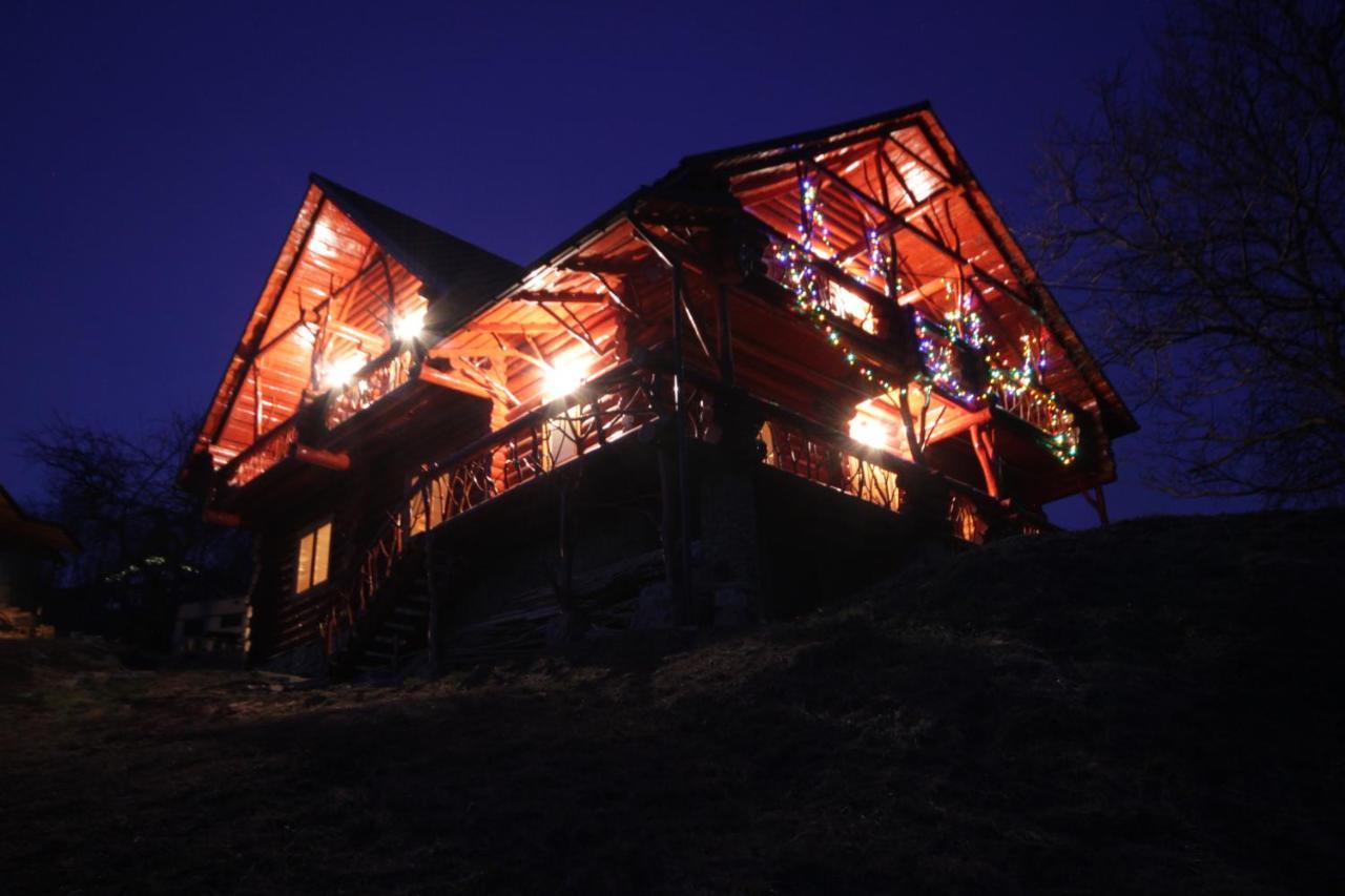 Дерев'Яний Котедж "Казка" Yaremche Exterior photo